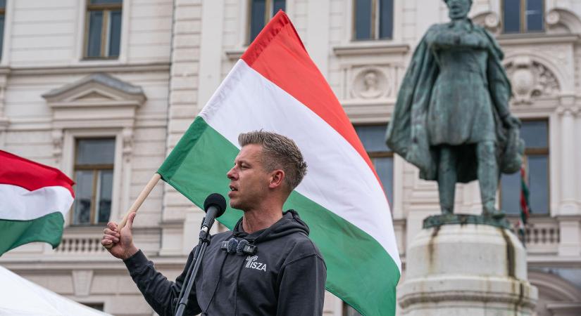 Magyar Péter mögött élő adásban tűnt fel a rendkívüli, ősi magyar titok lepleződött le