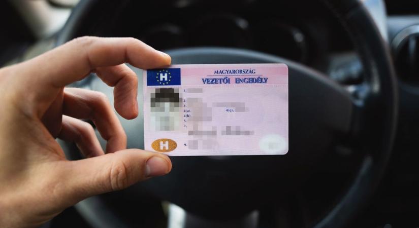 Ezért büntetnek most rengeteg autóst – nézd meg gyorsan a jogosítványod!