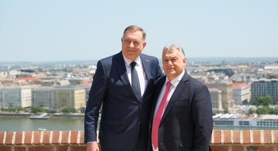 A Boszniában körözött Dodik megérkezett Budapestre és már készült is róla pár közös fotó Orbán Viktorral