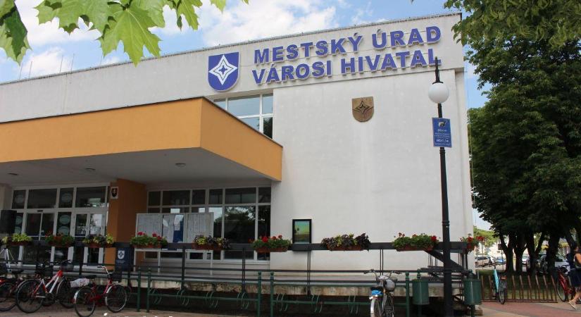 Indulatos rendkívüli ülés a „gútai asszonyok” miatt