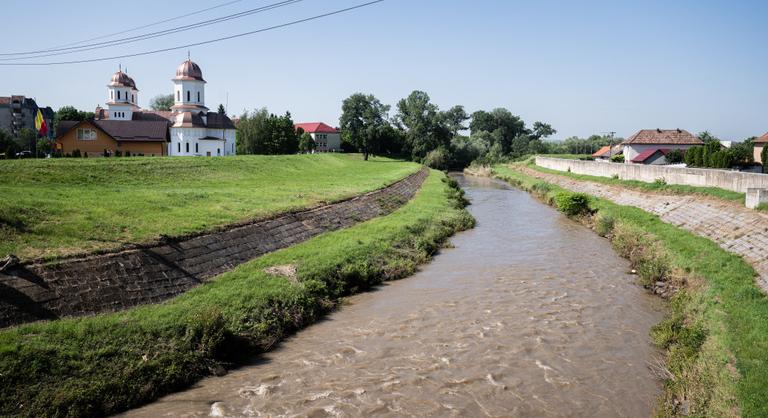 Vészhelyzet a Kis-Küküllő mentén, három napja ihatatlan a csapvíz a parajdi katasztrófa miatt