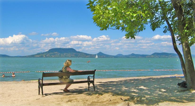 Vészesen felgyorsult a Balaton vizének melegedése, turbulens változások jönnek az élővilágban