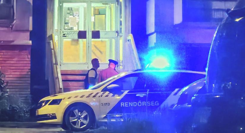 Kiderült mi áll a szerda éjjeli Kereszttöltés utcai razzia mögött