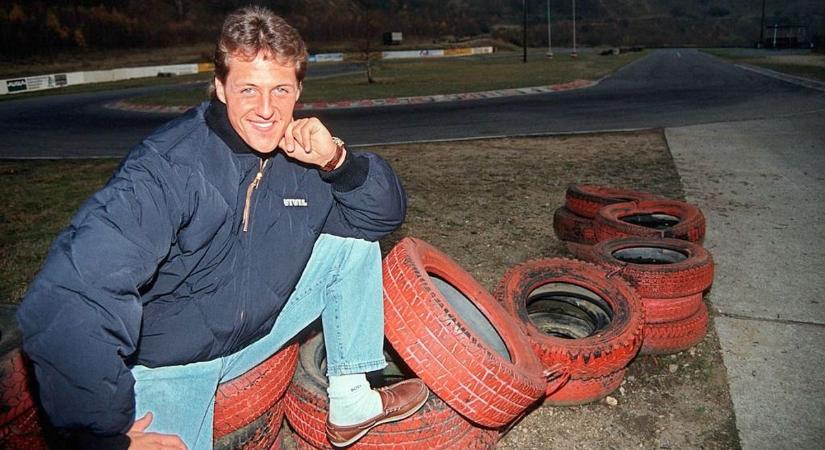 "Ha lehunyom a szemem, látom, ahogy mosolyog..." Így emlékezett vissza Michael Schumacherre az egykori csapatfőnöke