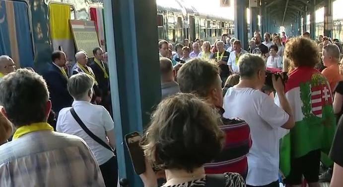 Elindult a 12. Boldogasszony zarándokvonat Budapestről Csíksomlyóra  videó