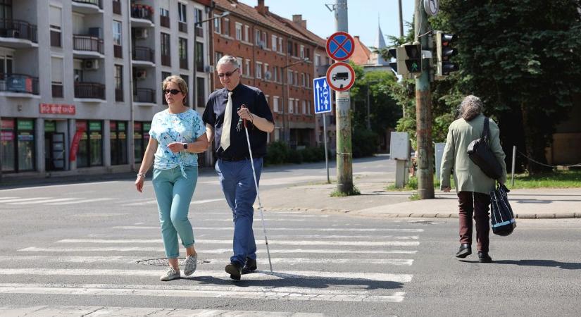 Biztonságosabb lett Miskolc a látássérülteknek