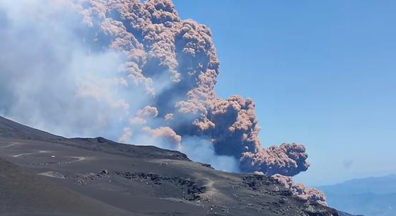 Az űrből nézve is káprázatos volt az Etna kitörése – az ESA műholdja kapta lencsevégre
