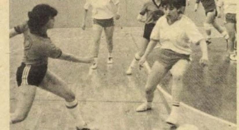 Kijutottak a vb-re, de az edzőt itthon hagyták