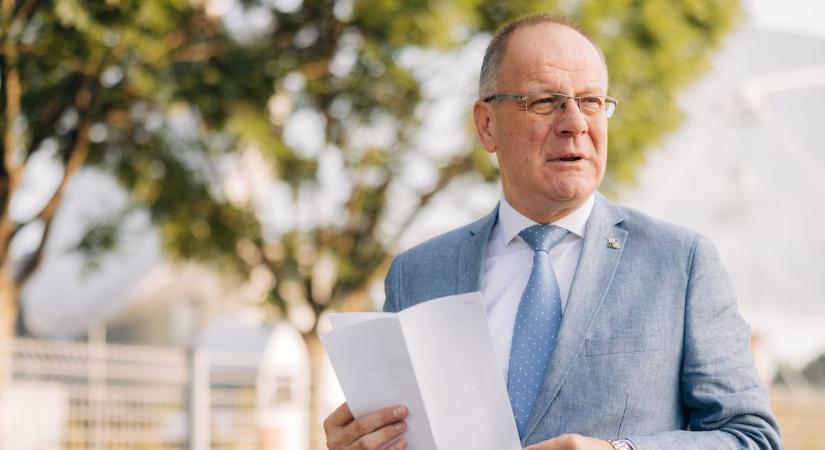 Navracsics Tibor fontos bejelentést tett Facebook-oldalán
