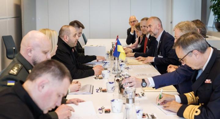 Ukrajna idén 1,3 milliárd eurót kap tüzérség, drónok és rakéták fejlesztésére