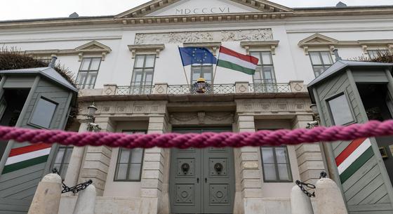 A köztársasági elnök „csupán észrevételeket jelzett” az elhallgattatási törvénnyel kapcsolatban