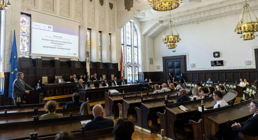 Soha nem látott lehetőség előtt több tízezer hajdú-bihari, rájuk fordítanak most milliárdokat