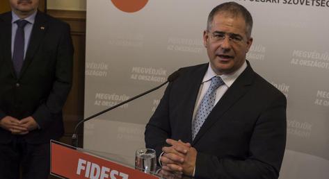 A honvédelmi bizottság ellenzéki tagjai szerint Kósa Lajos hazudott a sajtónak