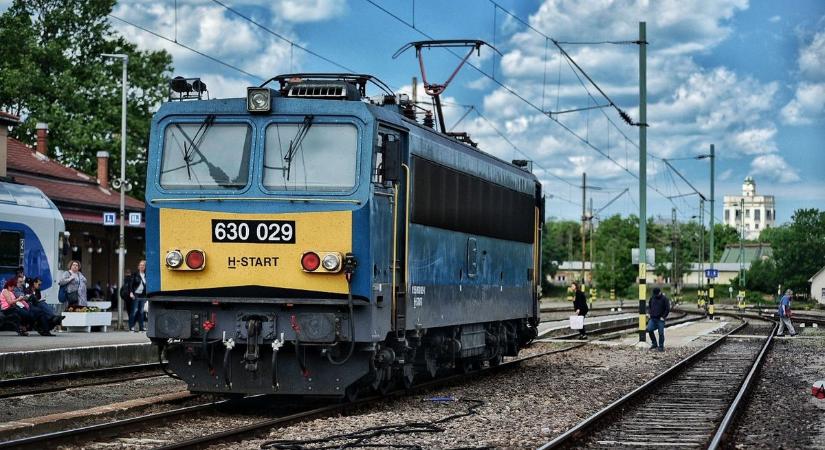 Lerobbant a Balaton IC Keszthelyre tartó mozdonya, a MÁV-vezér posztolt róla - jönnek az újabb járművek