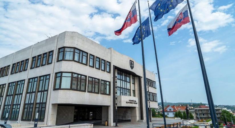 Bekeményítettek a szlovákok, a pozsonyi parlament elutasította az Oroszország elleni szankciókat