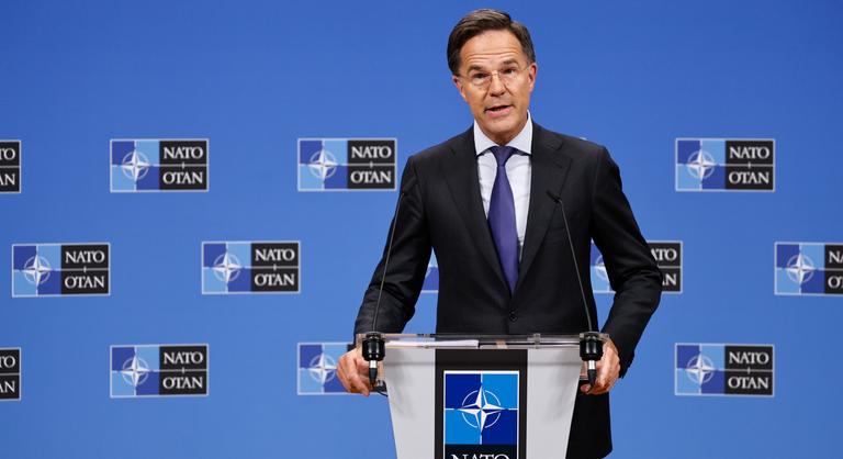 Egyre valószínűbb, hogy Magyarországnak is mélyen a zsebébe kell nyúlnia, ha Trump kedvére akar tenni