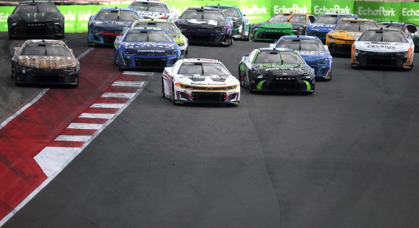 Először kap dobogós ceremóniát pontozásos futam a NASCAR-ban
