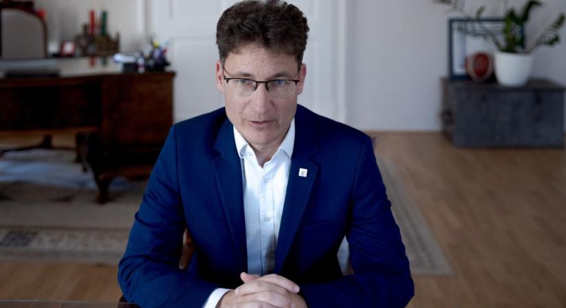 Cser-Palkovics András: Türelmesen várom a kormányszóvivő asszony bocsánatkérését