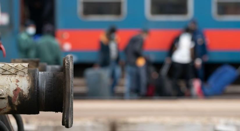 Pályakarbantartás – Vonatok helyett autóbuszok közlekednek ekkor és ezeken a zalai-vasi vasútvonalakon