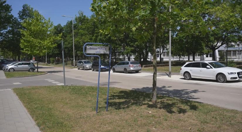 Megszűnhet a parkolási probléma