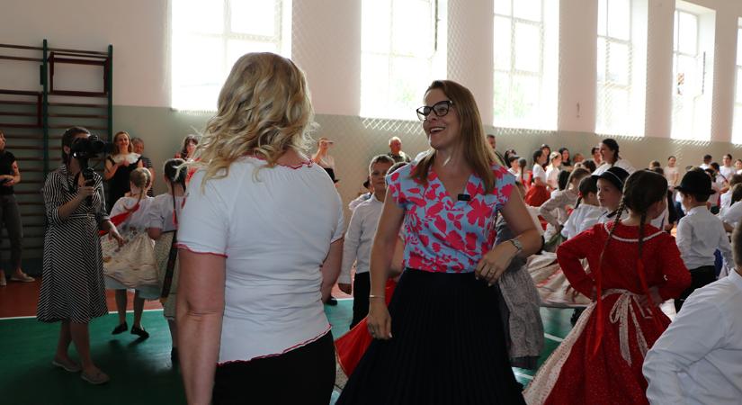 Közös ritmusban: Balatoni Katalin Kárpátalján táncolt az összetartozás jegyében