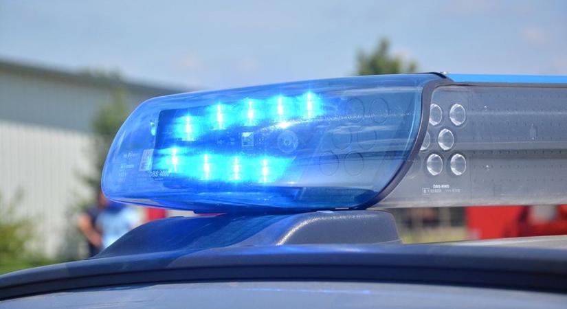 Még mindig hatalmas a torlódás a 8-as főúton, ahol halálos baleset történt