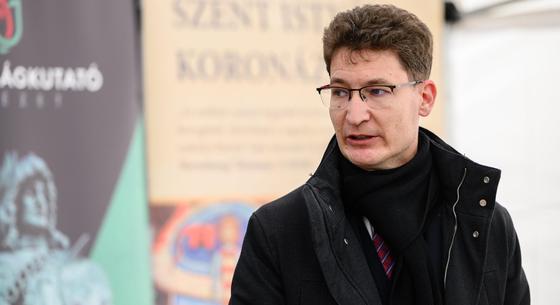 Cser-Palkovics a picsogást és sírást emlegető Vitályosnak üzent: Várom kormányszóvivő asszony bocsánatkérését