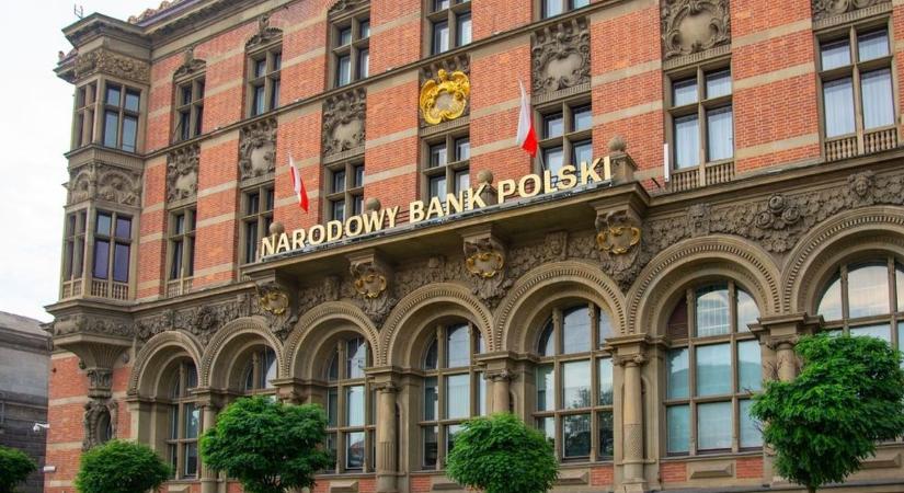 Tuskra dől a baj, ellenzéki lett az államelnök és most még a jegybank is odatett