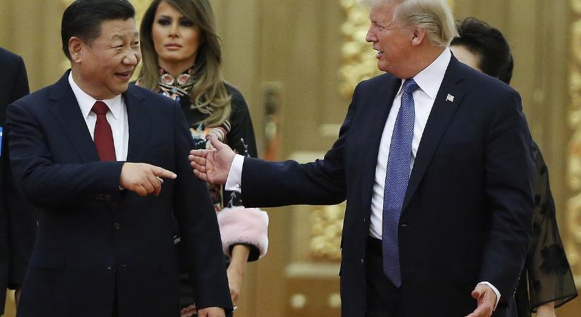 Lehullt a lepel: elárulták Trumpék, hogy miről társalogtak egymással