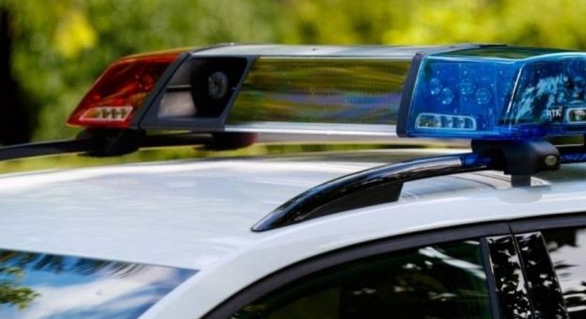 Újabb baleset történt a szomszéd vármegyében, mentő a helyszínen