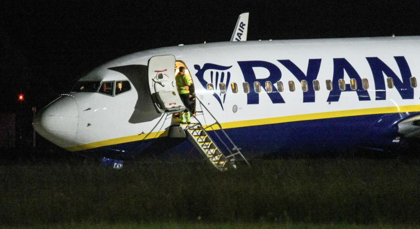 Kényszerleszállást hajtott végre a Ryanair milánói járata, egy 2 éves gyerek is megsérült - cikkünk frissült