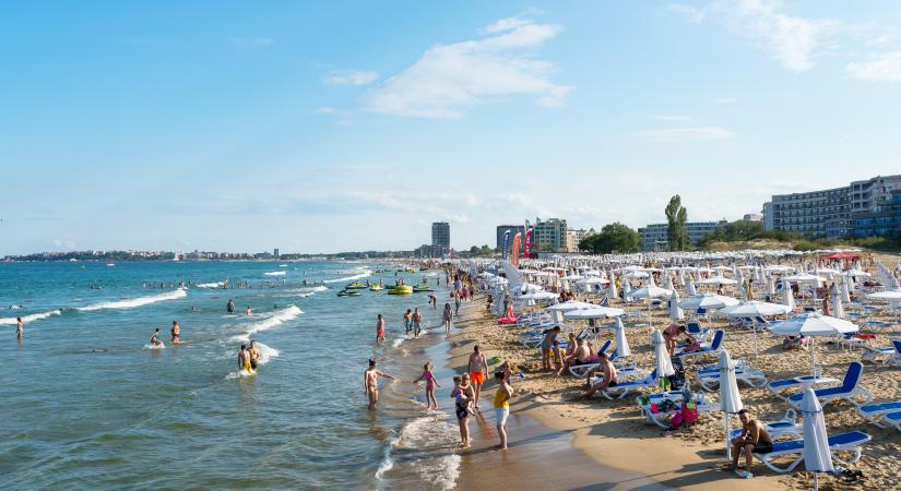 Januártól már a bolgárok is euróban kapják a fizetésüket – Mikor válthatjuk le mi a forintot, és megváltozna-e az életünk ettől?