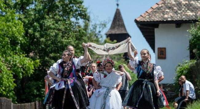 Itt a pünkösdi hosszú hétvége: Mit ünneplünk pünkösdkor?