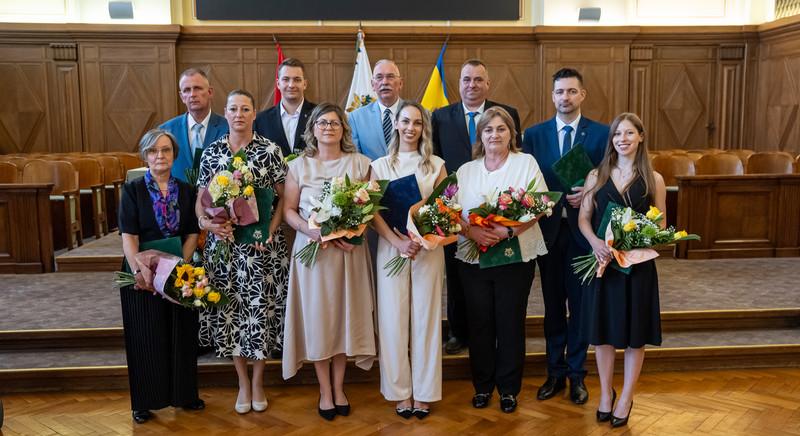 Debreceni pedagógusokat díjaztak