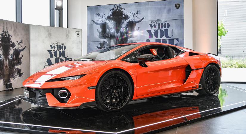 Budapesten járt, megnéztük közelebbről a Lamborghini Temerariót