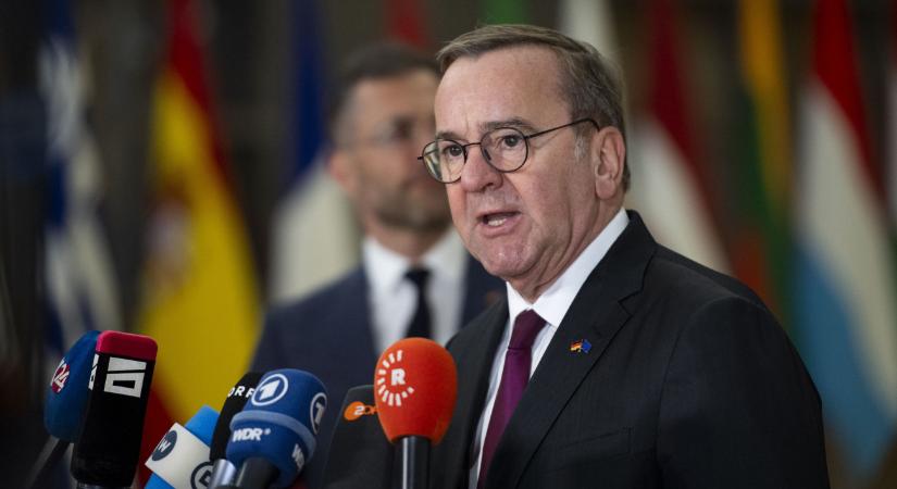 A német védelmi miniszter benyújtotta a NATO-számlát: hatvanezer új katonát akar