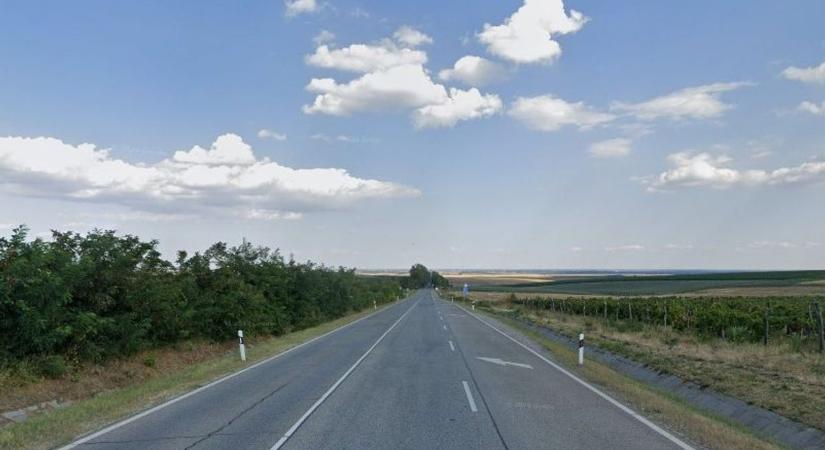 Cserbenhagyásos gázolás Eger mellett, törött lábbal feküdt az út szélén