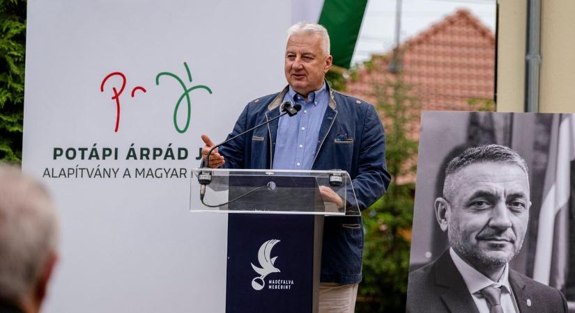 Semjén Zsolt felavatta Potápi Árpád János emléktábláját