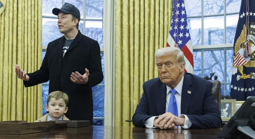 Hátraarc: Donald Trump épp Elon Musk kormányszerződéseinek felbontásával sprórolna