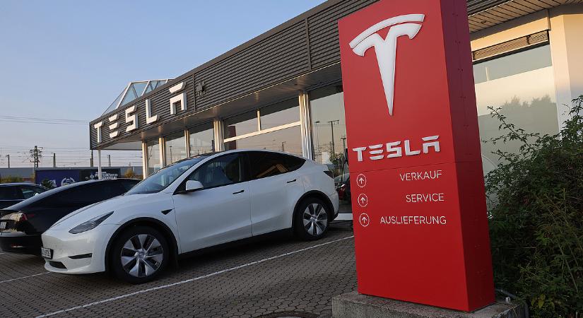 Szakadnak a Tesla-részvények – mi történik?