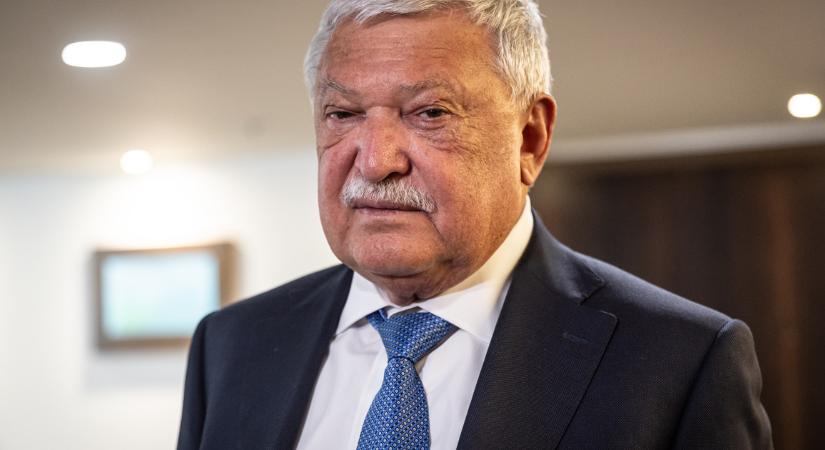 Üzenetet kaptak Csányi Sándorék, kapják össze magukat a csalások miatt