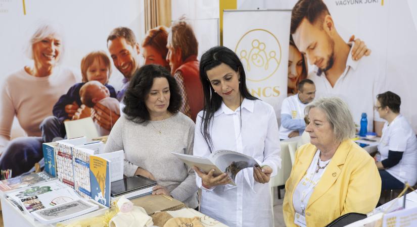 Terheskönyv, vécépapír, kéztörlő – minek ezek egy védőnőnek?