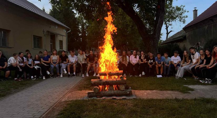 Összetartozásunk dala, tánca, tüze Gömörben – képeken