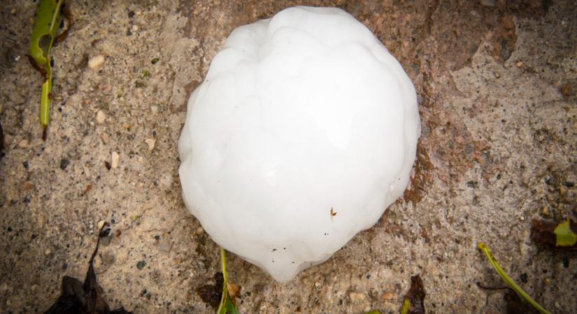 Megérkezett a vihar: dió nagyságú jég verte el ezt a térséget