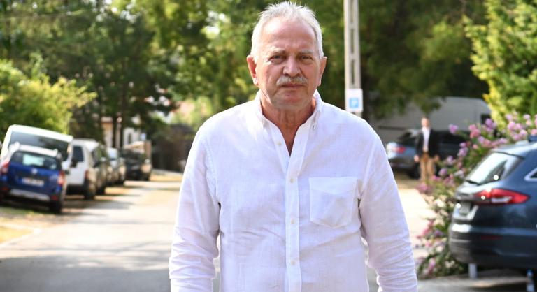 Bencsik András szerint nem tetszett az írása az egyik politikusnak, ezért kellet távoznia a Sajtóklubból