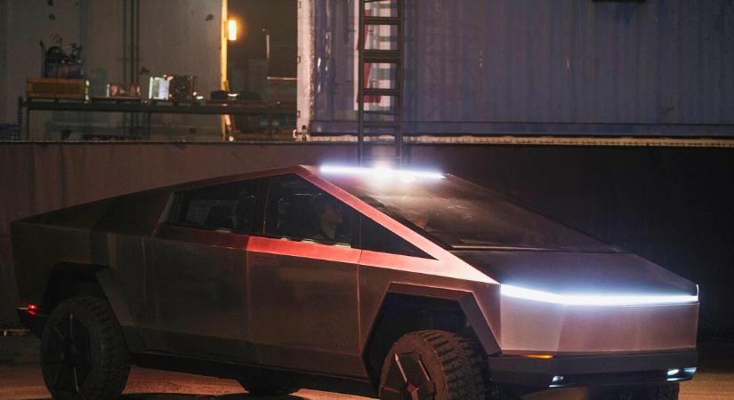Pánikszerűen szabadulna kisteherautóitól a Tesla