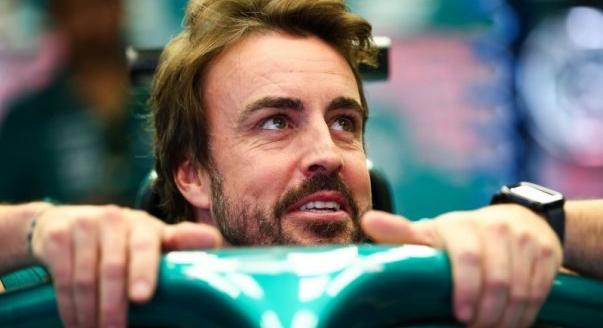Alonso döntését sok tényező befolyásolja