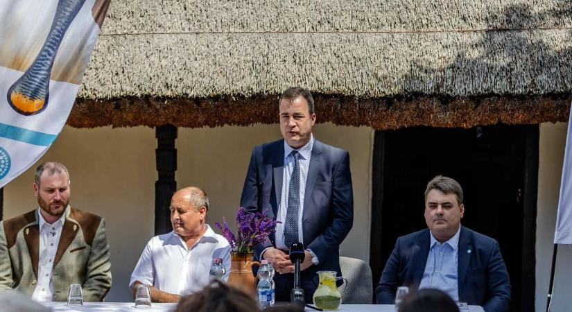 Megnyílt a talpasházból kialakított, megújult vörsi tájház