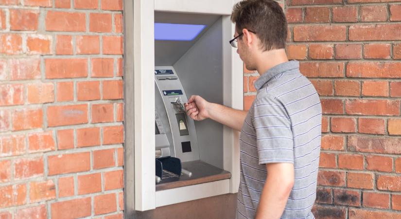 Újabb fordulat az ATM-ek ügyében: új rendeletet hozott a kormány az éjszaka, sokakat érint a dolog