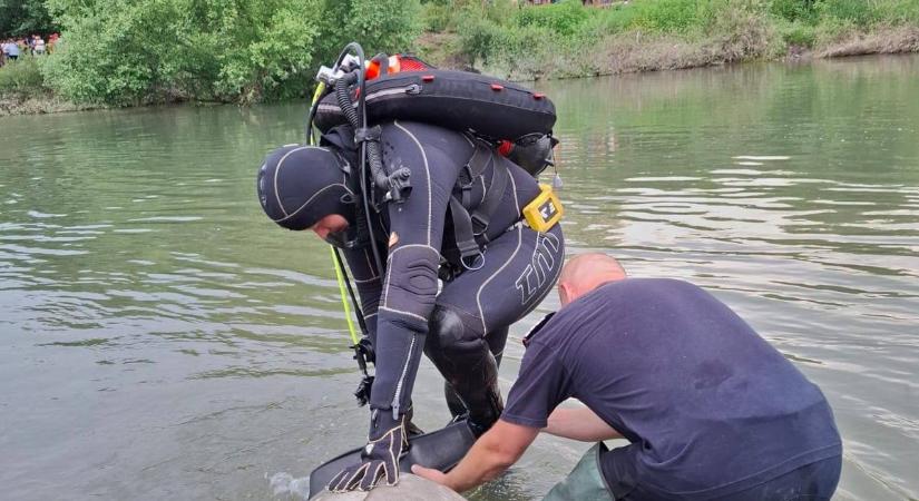 Testvére szeme előtt fulladt folyóba egy nyolcéves kislány